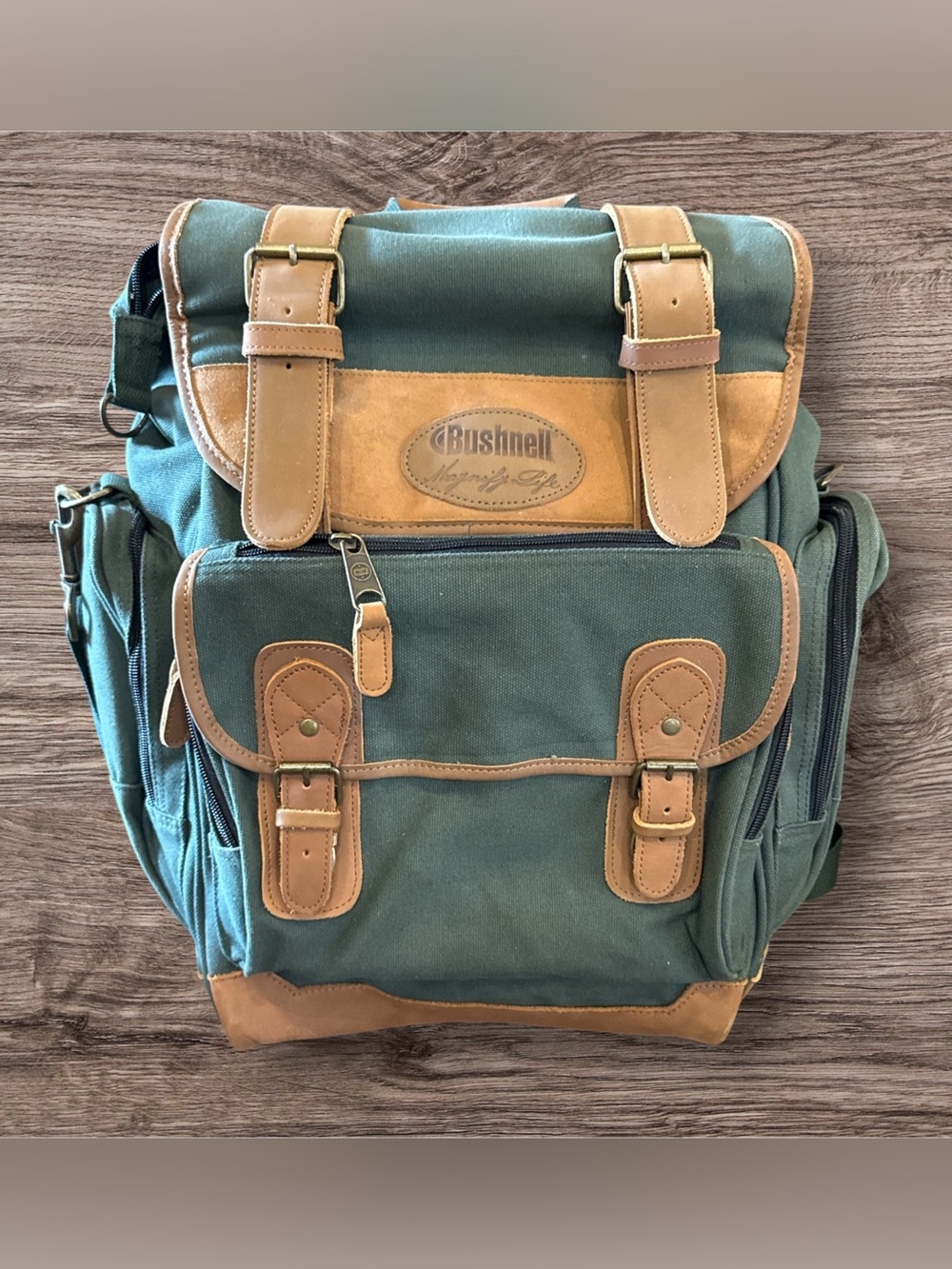 Bushnell Magnify Life Green Brown leather/Canvas Hiking Back Pack